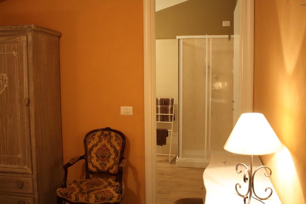 Il Cortile Friendly House Hotel Borgomanero Exterior photo