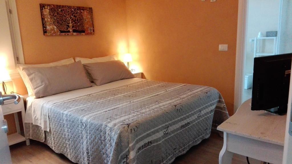 Il Cortile Friendly House Hotel Borgomanero Exterior photo